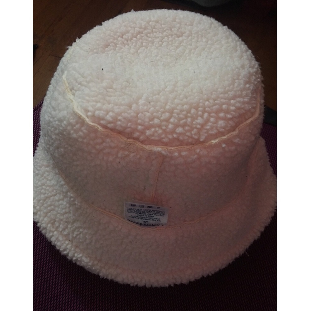SOLD❣️Wave Bucket Hat-Beige ⛄️🌞🍁 - Picture 2 of 5